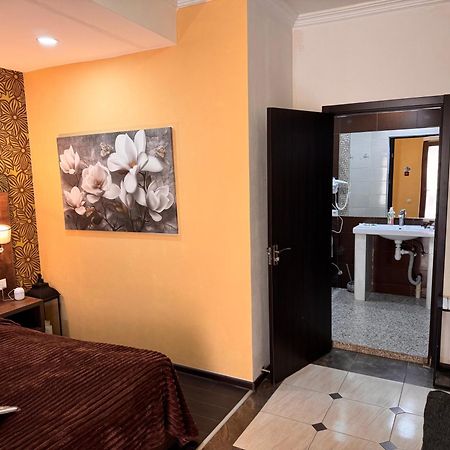 Two Lions Hotel Tiflis Dış mekan fotoğraf