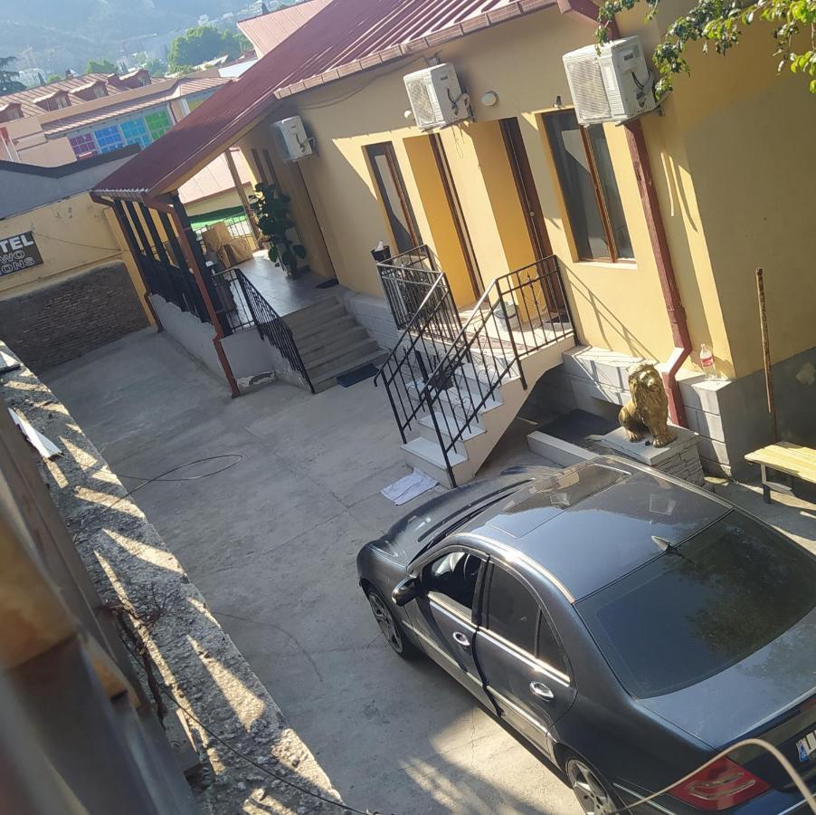 Two Lions Hotel Tiflis Dış mekan fotoğraf