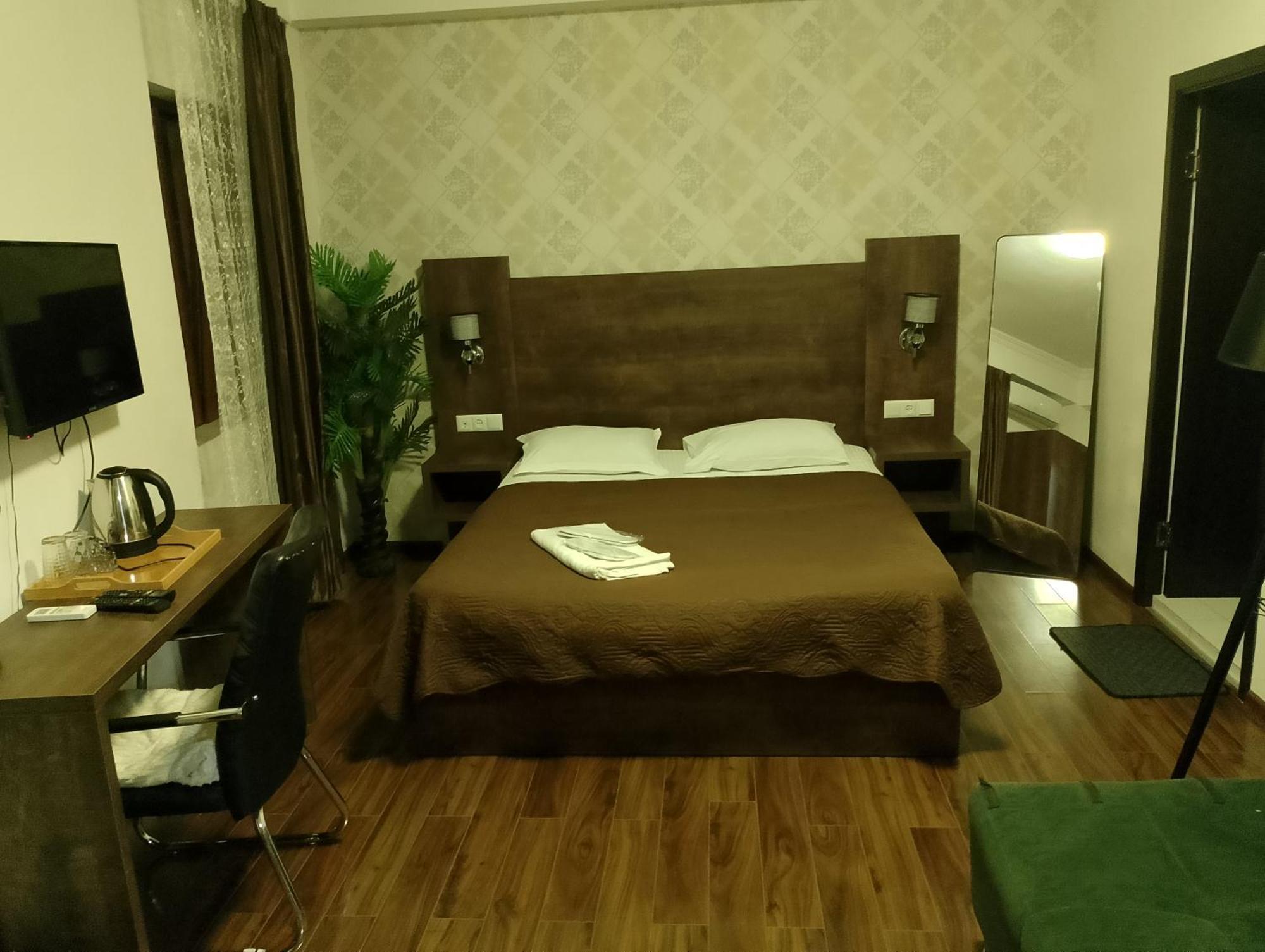 Two Lions Hotel Tiflis Dış mekan fotoğraf
