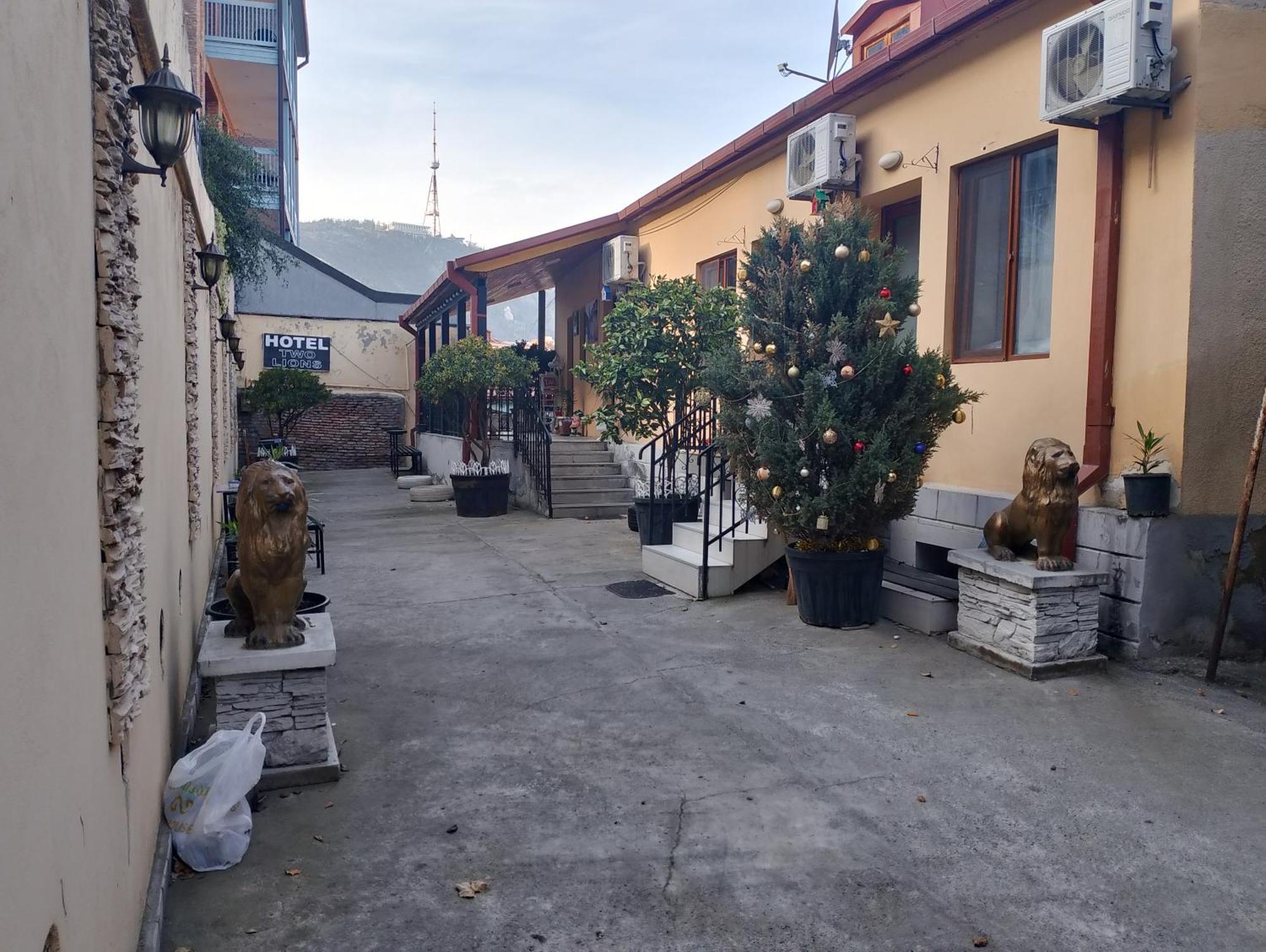 Two Lions Hotel Tiflis Dış mekan fotoğraf