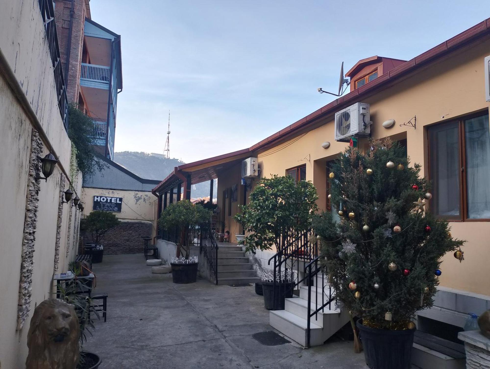 Two Lions Hotel Tiflis Dış mekan fotoğraf