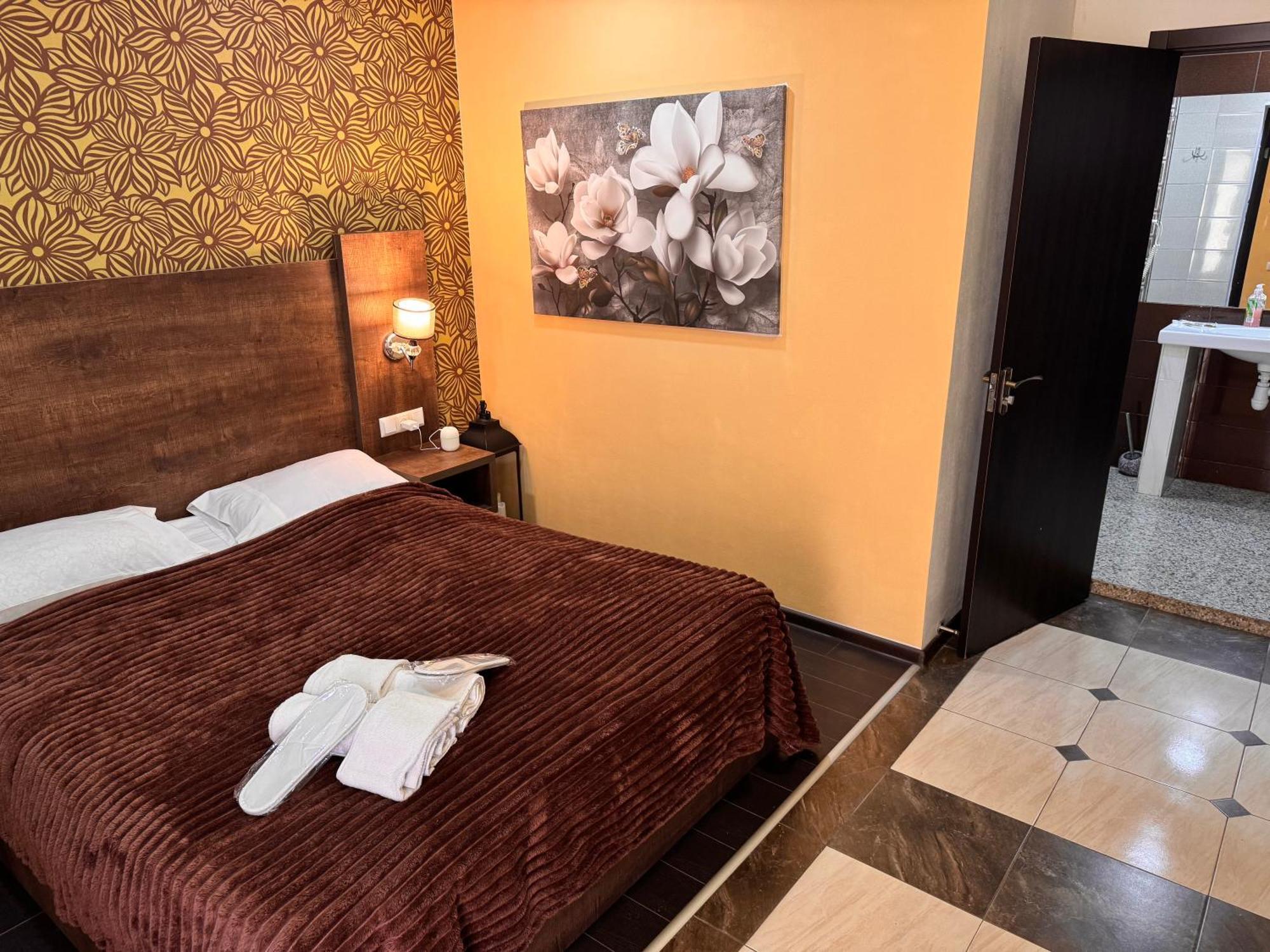Two Lions Hotel Tiflis Dış mekan fotoğraf