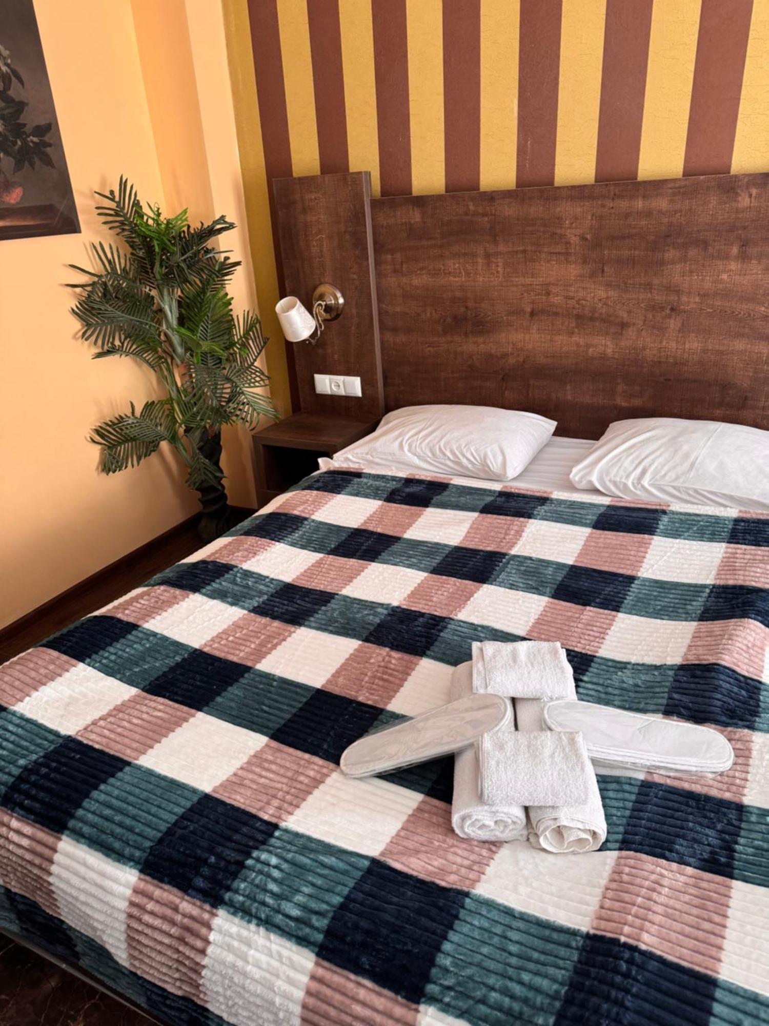 Two Lions Hotel Tiflis Dış mekan fotoğraf